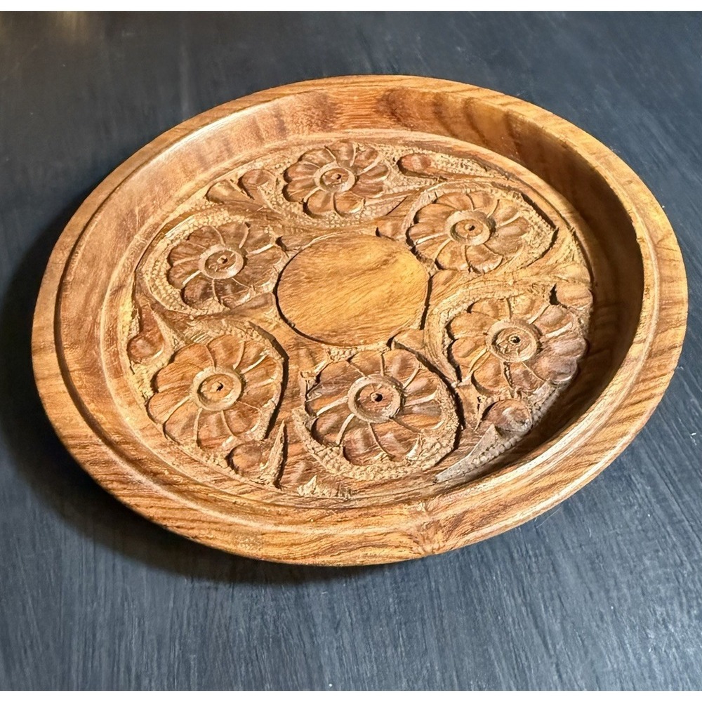 Vintage BLACK WORLD, Pakistani crafted wooden plate.  Floral Design 6"wide